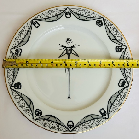 2pc Disney Nightmare Before Christmas Halloween Dinner Plates 10.5” NWT - Picture 3 of 4
